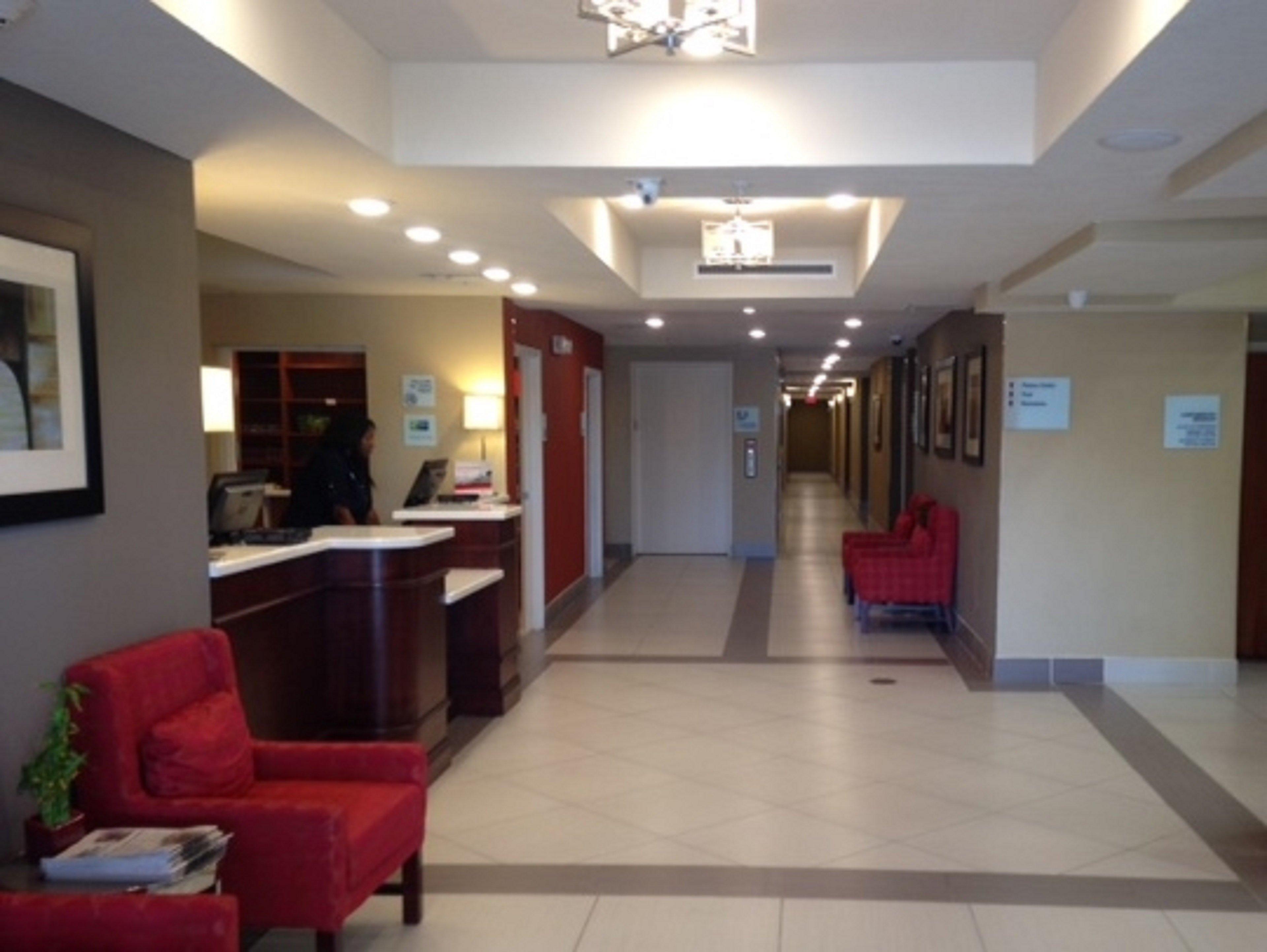 Holiday Inn Express & Suites Lantana By Ihg Exterior foto